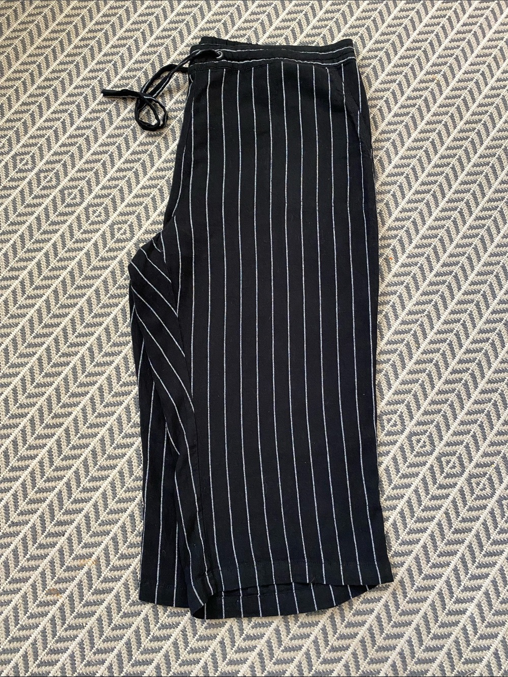 Per Se Linen Blend Black With White Pinstripes Pull On Capris Size 2X